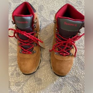 Bearpaw Hayden Women’s Waterproof Hiking Boot size 7 US